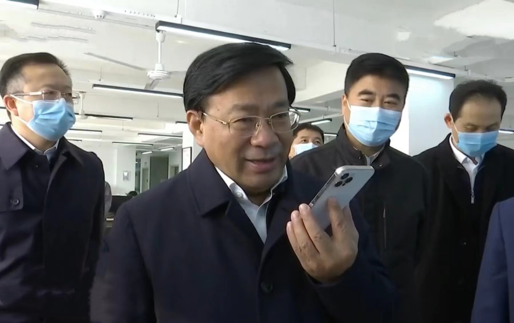 19 吉林省委副书记、省长韩俊莅临PG电子伊通供热 2021.11.2.jpg