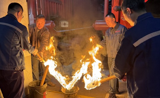 15.供热总公司红旗分公司点火启动典礼现场_副本.jpg 15.供热总公司红旗分公司点火启动典礼现场_副本.jpg