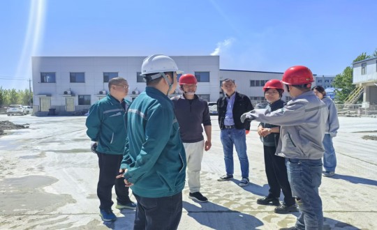 9.刘翔鹏总经理接待长春工程学院土木学院讲授副院长李九阳一行_副本.jpg