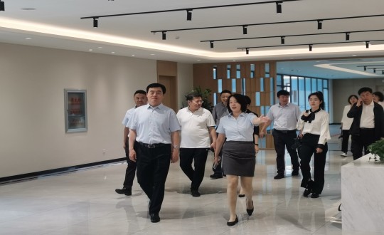 15.省慈悲总会会长田锦尘一行莅临康养地产公司参观调研_副本.jpg