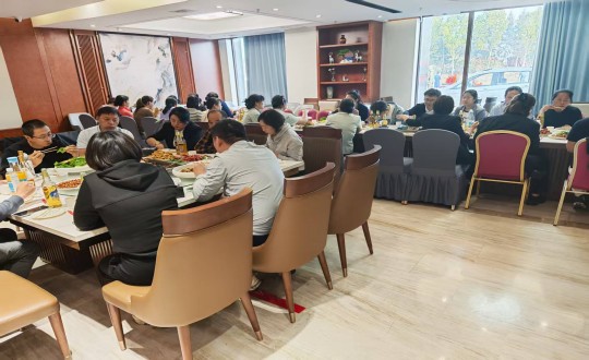 2.长白山PG电子酒店发展年中团建_副本.jpg